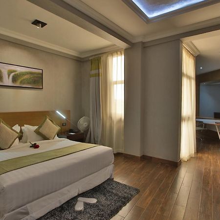 Rori Hotel Ауаса Екстериор снимка