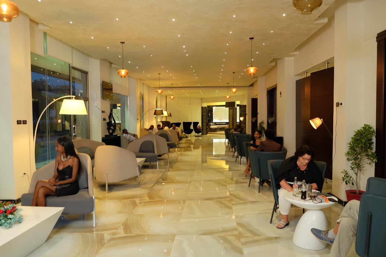 Rori Hotel Ауаса Екстериор снимка