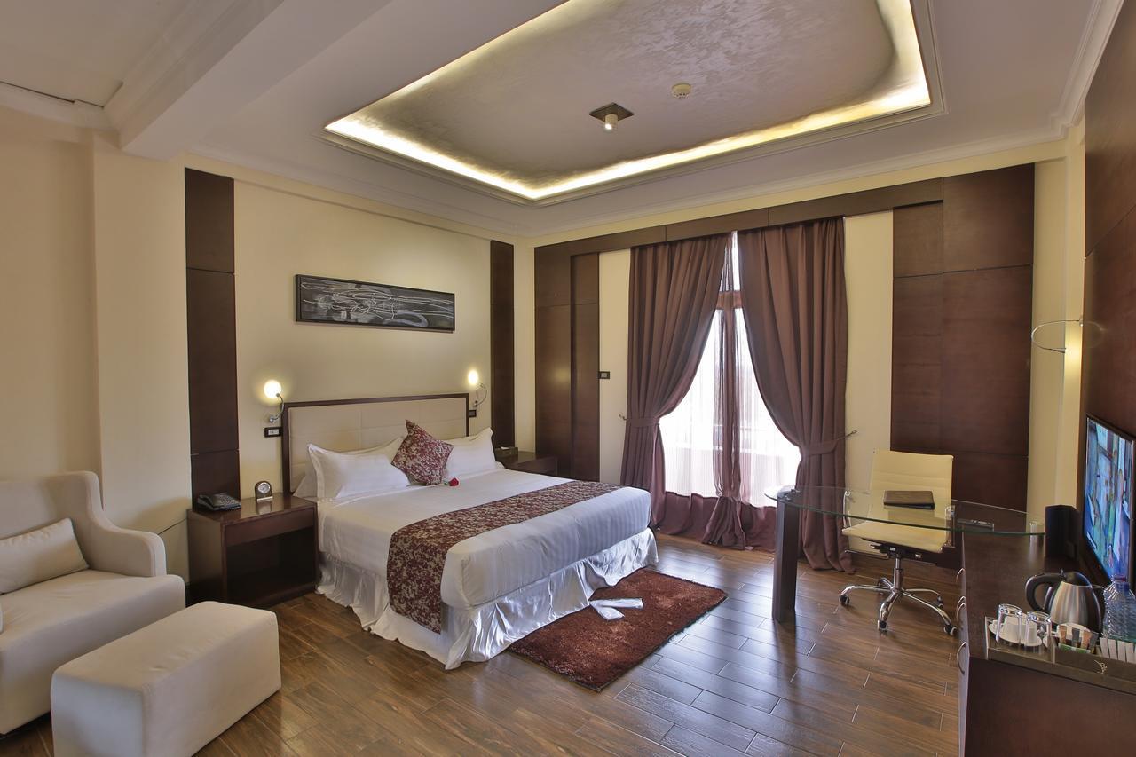 Rori Hotel Ауаса Екстериор снимка
