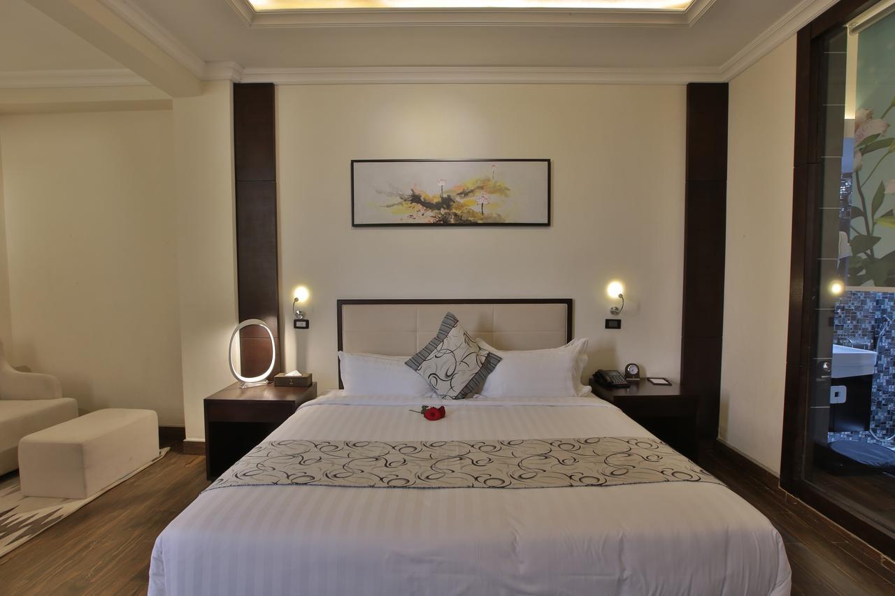 Rori Hotel Ауаса Екстериор снимка