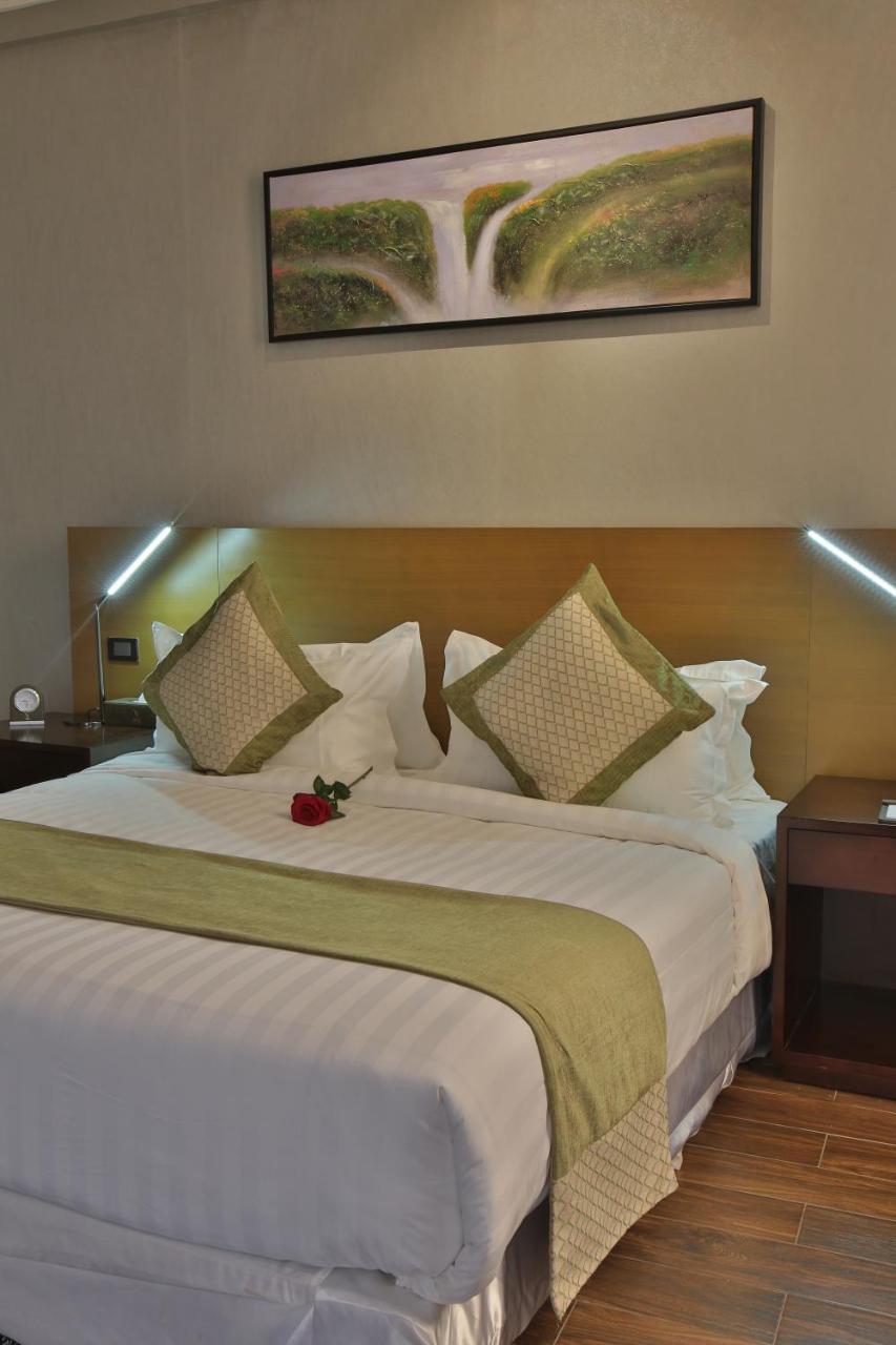 Rori Hotel Ауаса Екстериор снимка